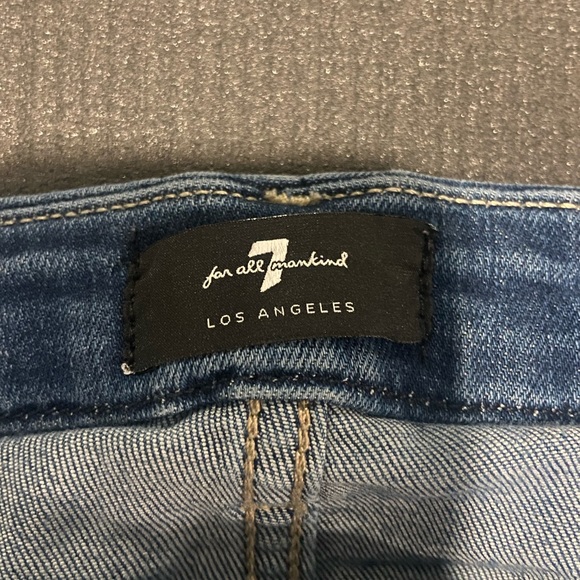 7 for all mankind 👖💙 Cropped Blue Jeans.   Women’s size 25 - Picture 5 of 9